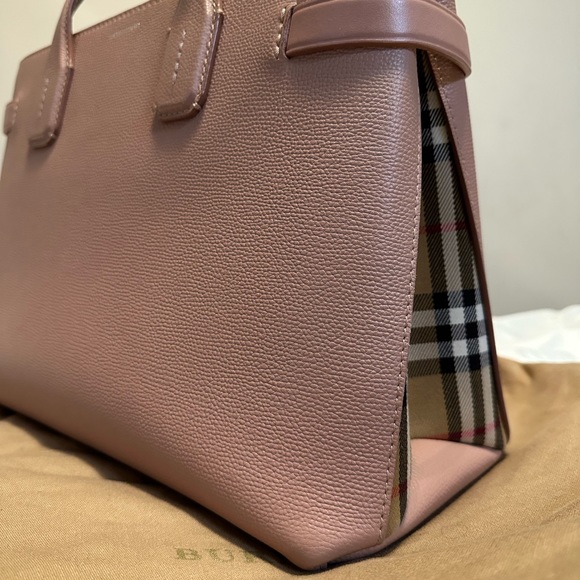 Burberry Banner Bag - Picture 15 of 15